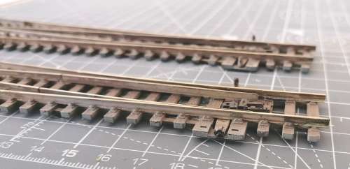 Peco electrofrog RH turnouts x2 (HO) code 100