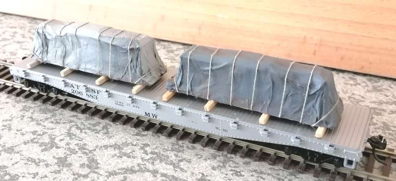 2x HO Flat cars - pse see description