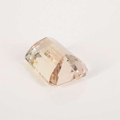 86.37CT NATURAL YELLOW SPODUMENE (TRIPHANE)