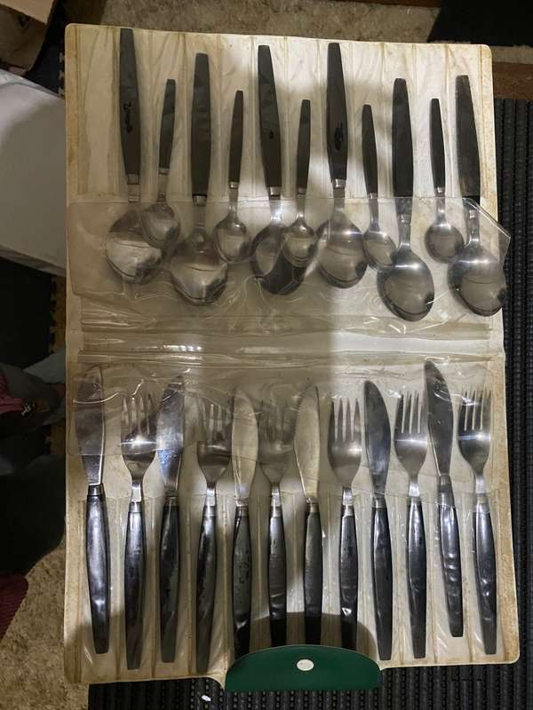 Stainless steel cutlery set