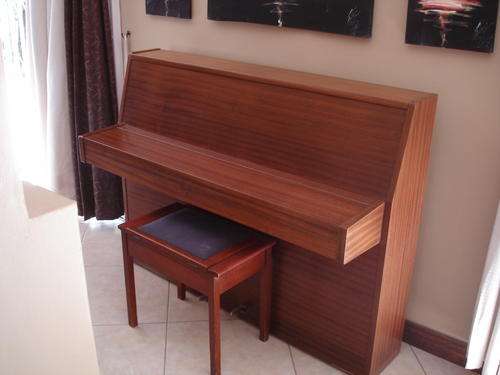 Upright Rippen Piano