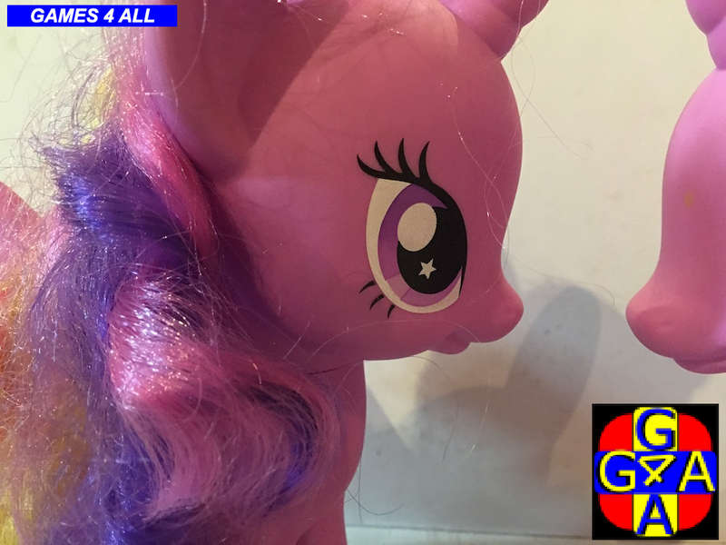 2 Large My Little Pony`s