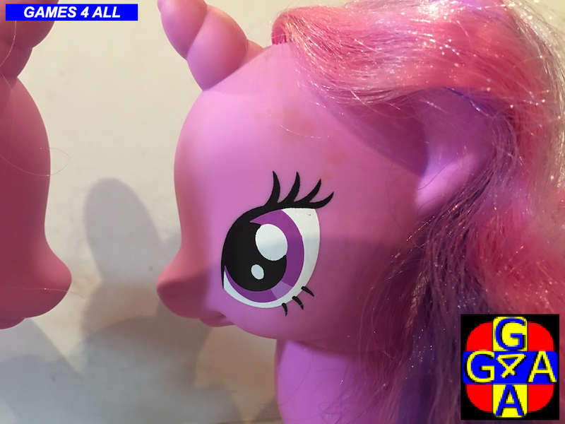 2 Large My Little Pony`s