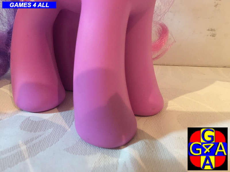 2 Large My Little Pony`s