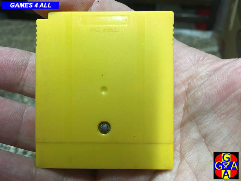 Gameboy Pocket + Pokemon Yellow Version - ALL WORKING