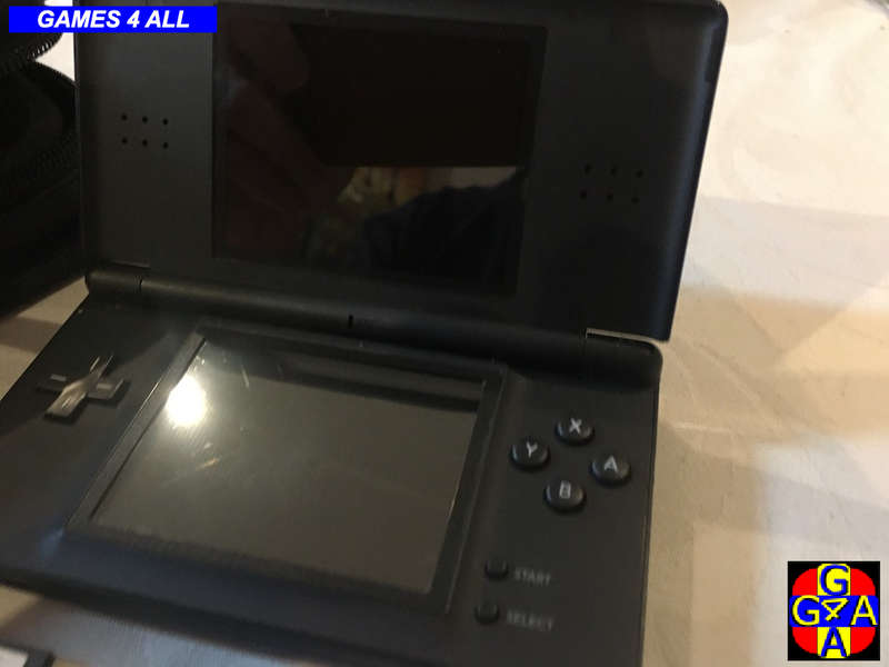 Nintendo DS + 6 Games + Charger + Bag