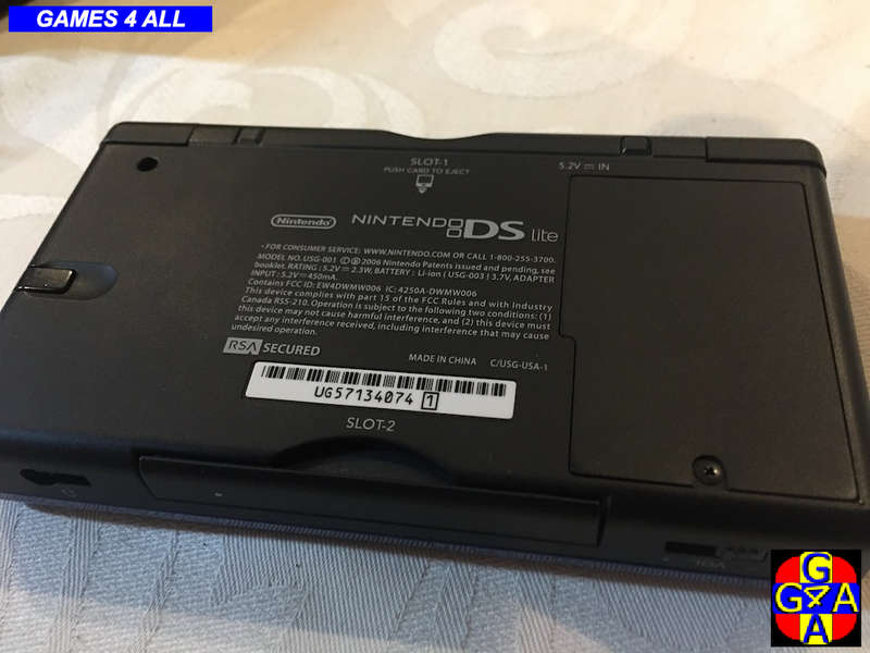 Nintendo DS + 6 Games + Charger + Bag