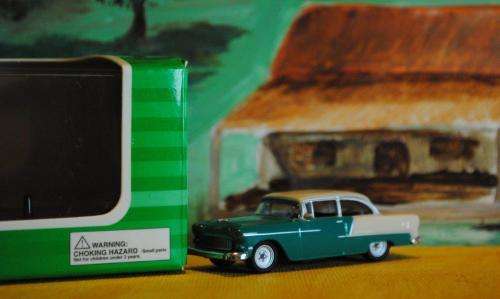 Model Power 1956 Chevrolet Belair Sedan Green and Cream 1:87 Ho Scale Railway Accessory