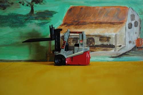 Matchbox Fork Lift - 1:72  almost HO Railway Scale