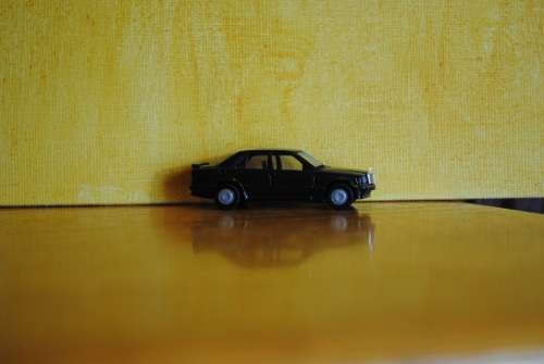 Herpa Model 1983 Mercedes Benz 190 E 2.3 litre 16 valve 1:87 Ho Railway Scale.
