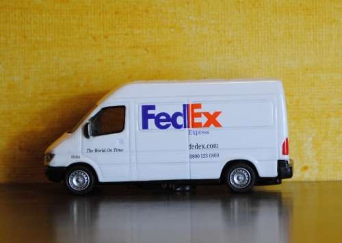 Model Power 19222 Fedex Mercedes Benz Sprinter