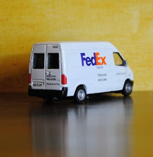 Model Power 19222 Fedex Mercedes Benz Sprinter