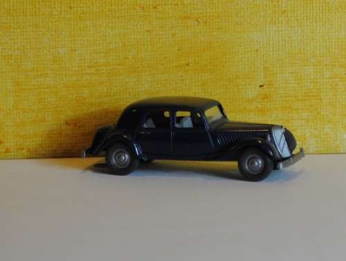 Wiking Citroen 15 Six Sedan 1 ;87 HO Railway Scale