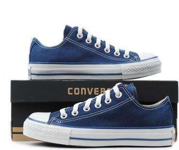 Converse All Star**** Men Sizes Available **** 6 7 8 9 10*** Available In NAVY OR WHITE OR BLACK****