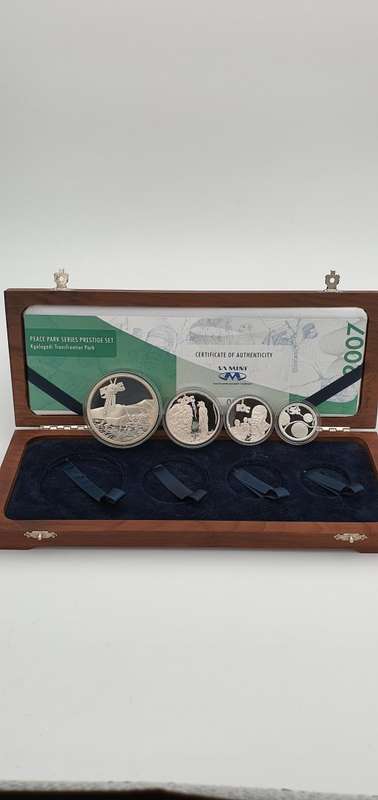 ###2007 Kgalagadi 4 Coin Silver Prestige Set ###Stunning set