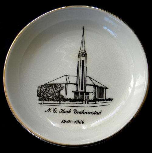Highly collectible N. G. Kerk Grahamstad 1916 - 1966 commemorative Drostdy Ware dish