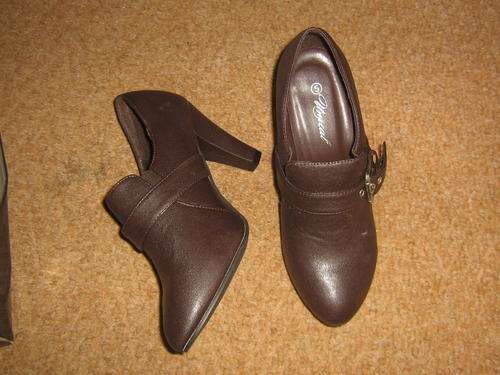Brown detailed High Heel closed Shoes on Auction! R1 NO Reserve!!!!