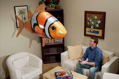 ***HUGE*** Remote controlled Air flying clown fish!  Gr8t Gift idea!