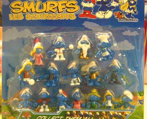 16 Smurfs! small posible toys - R1 No Reserve auction now on!