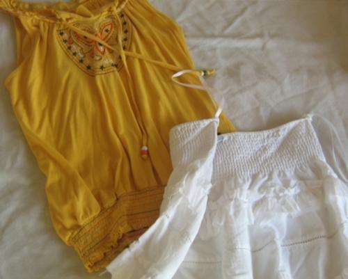 Yellow Top and mini skirt (Medium) to fit size 32 - As New- R1 No Reserve Auction!
