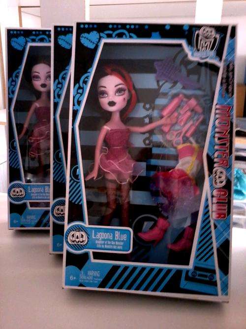 High school monster Doll - R1 No Reserve - Great Christmas gift