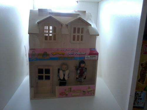Wooden Doll House with all Asseccories, a real beauty for any little girl!
