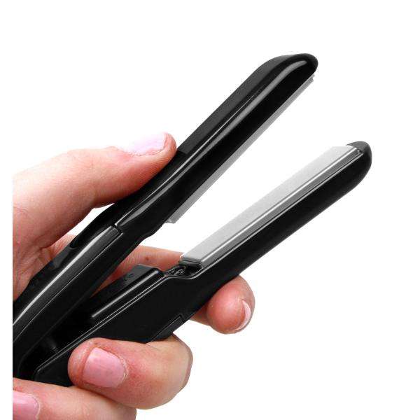 Mini Hair Straightner...purse size, great for travelling! R1 no Reserve