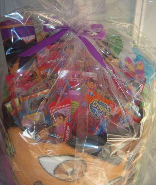 ON OFFER!! DORA THE EXPLORER GIFT BASKET on Auction! R1 NO RESERVE and worth the BID!