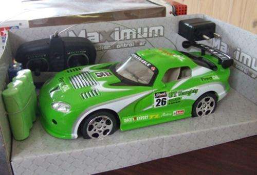 Remote Control 1:18 scale car - Rechargable Batteries included - Charger included!!! Cool Gift!!!
