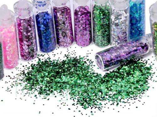 Nail Art Glitter and asseccories 12 bottles for 1 bid
