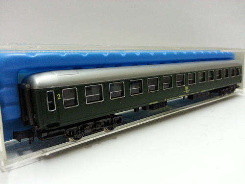 N Gauge - Rivarossi 9527 2nd Class Coach