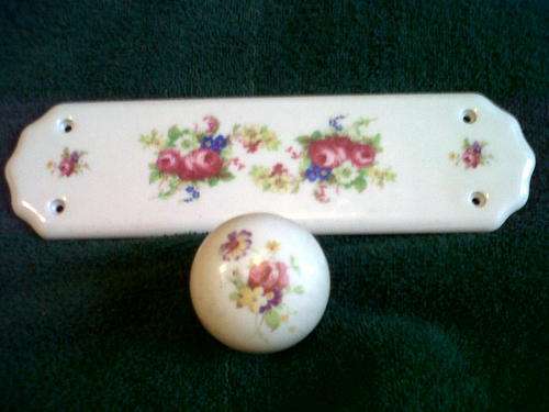 Vintage "Posy" Door Plaque with Door knob