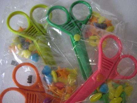 SCISSOR CANDY