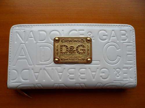 ELEGANT NEW DOLCE & CABBANA WALLET!!!