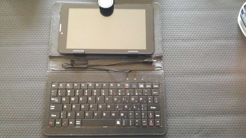 Brand New Store Demo, Verssed 7" Tablet With Keyboard Case. Dual Sim cards + Micro Sd Card