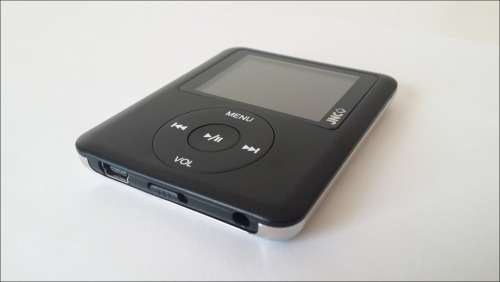 jnc movie mojo 2gb mp4 mp3 player new ipod nano 3rd generation excellent condition complete