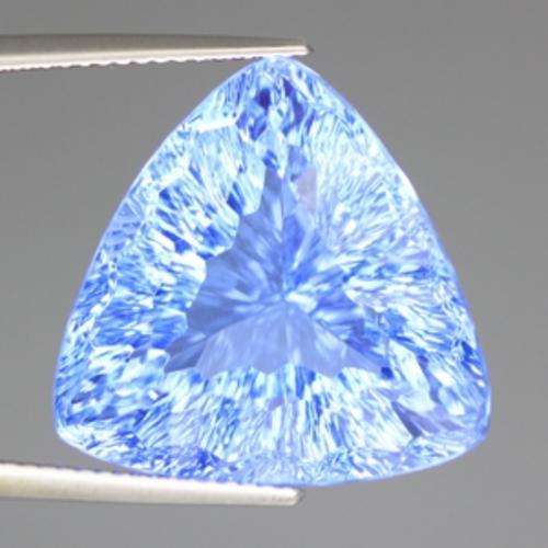 23.08 CARAT BRILLIANT BLUE QUARTZ
