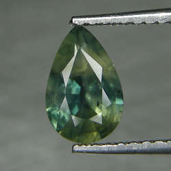 1.06 CARAT NATURAL GREEN SAPPHIRE