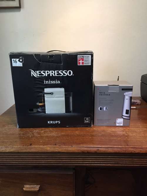 Nespresso - Inissia plus milk frother