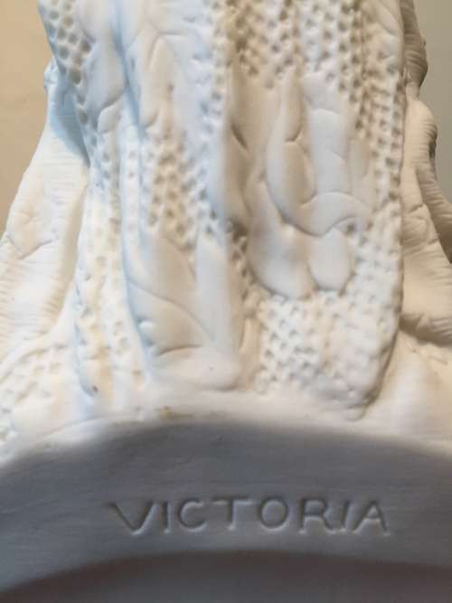 1897 ROBINSON and LEADBEATER QUEEN VICTORIA PARIAN BUST 60TH YEAR COMMEMORATION EDITION