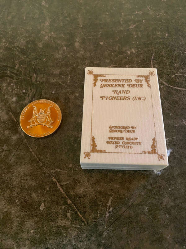 1886-1986 RAND PIONEERS JOHANNESBURG CENTENARY MEDALLION