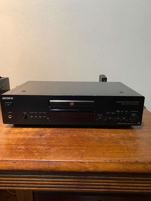 SONY Compact Disc Player CDP-XB720QS