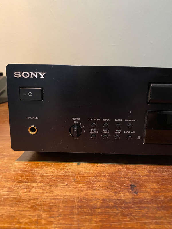 SONY Compact Disc Player CDP-XB720QS