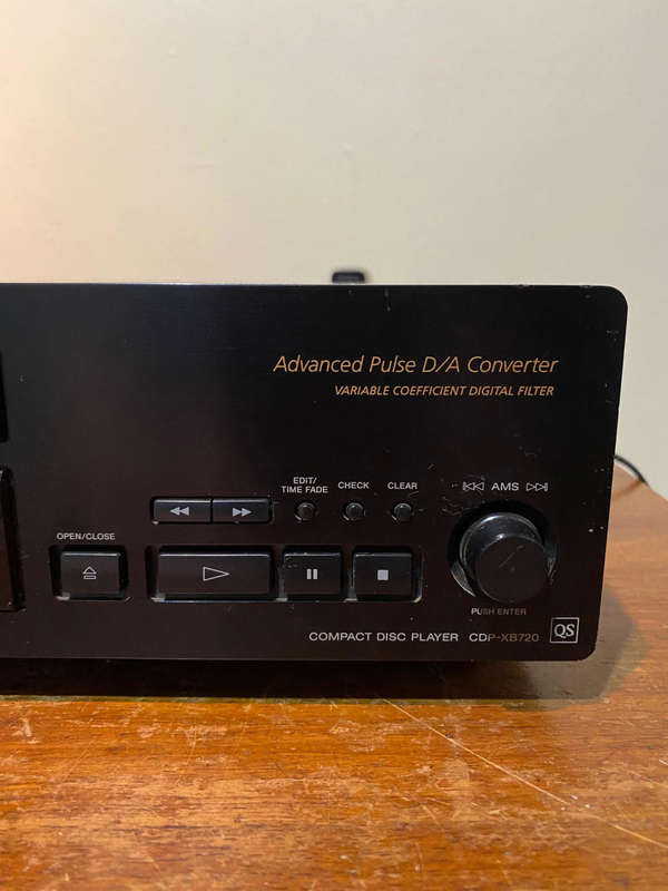 SONY Compact Disc Player CDP-XB720QS