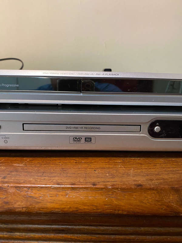 Sony DVD Player DVP-NS50P DVD CD Player + LG DR7400 Dvd Recorder Player