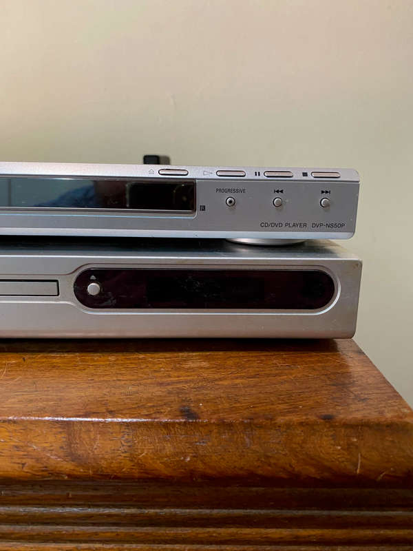 Sony DVD Player DVP-NS50P DVD CD Player + LG DR7400 Dvd Recorder Player