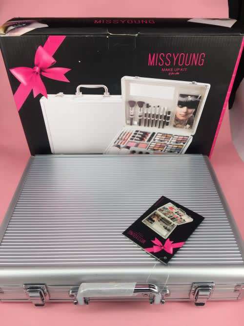 Magic Make Up Kit