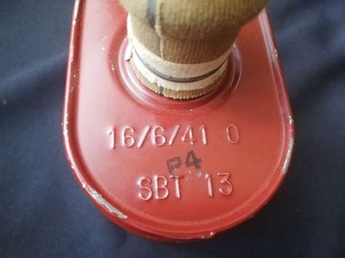 WW2 British/Canadian Gas mask and bag. U.D.F. issue.