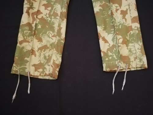 South African Police camo pants, size 32. No overseas postage.
