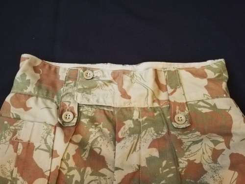 South African Police camo pants, size 32. No overseas postage.